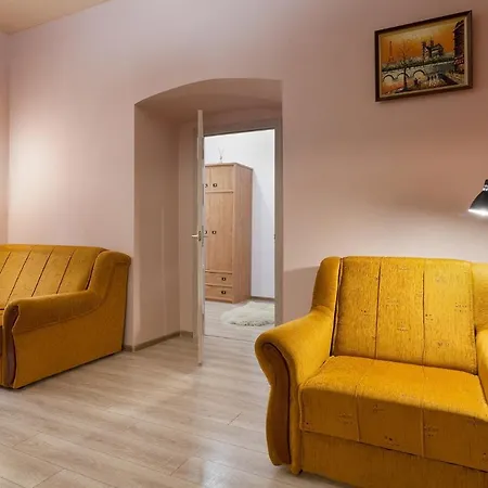 Friends House On Square Rynok