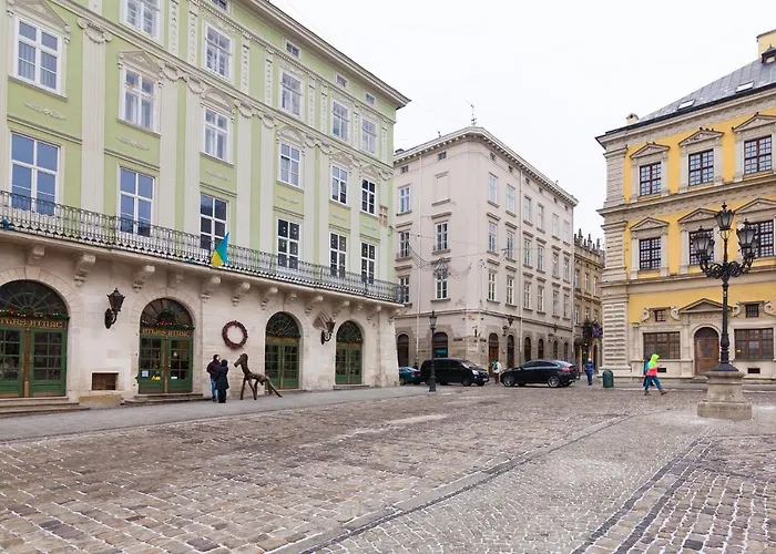 Friends House On Square Rynok Lägenhet Lviv
