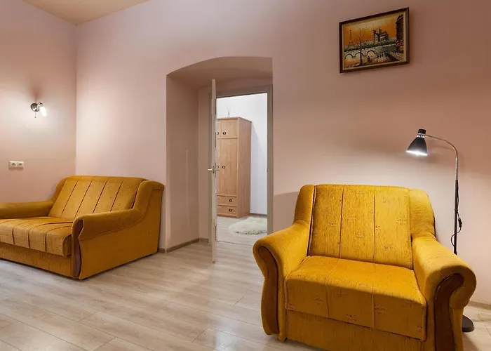 Friends House On Square Rynok