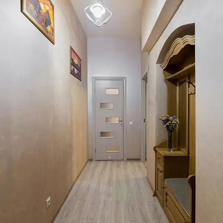 Friends House On Square Rynok *